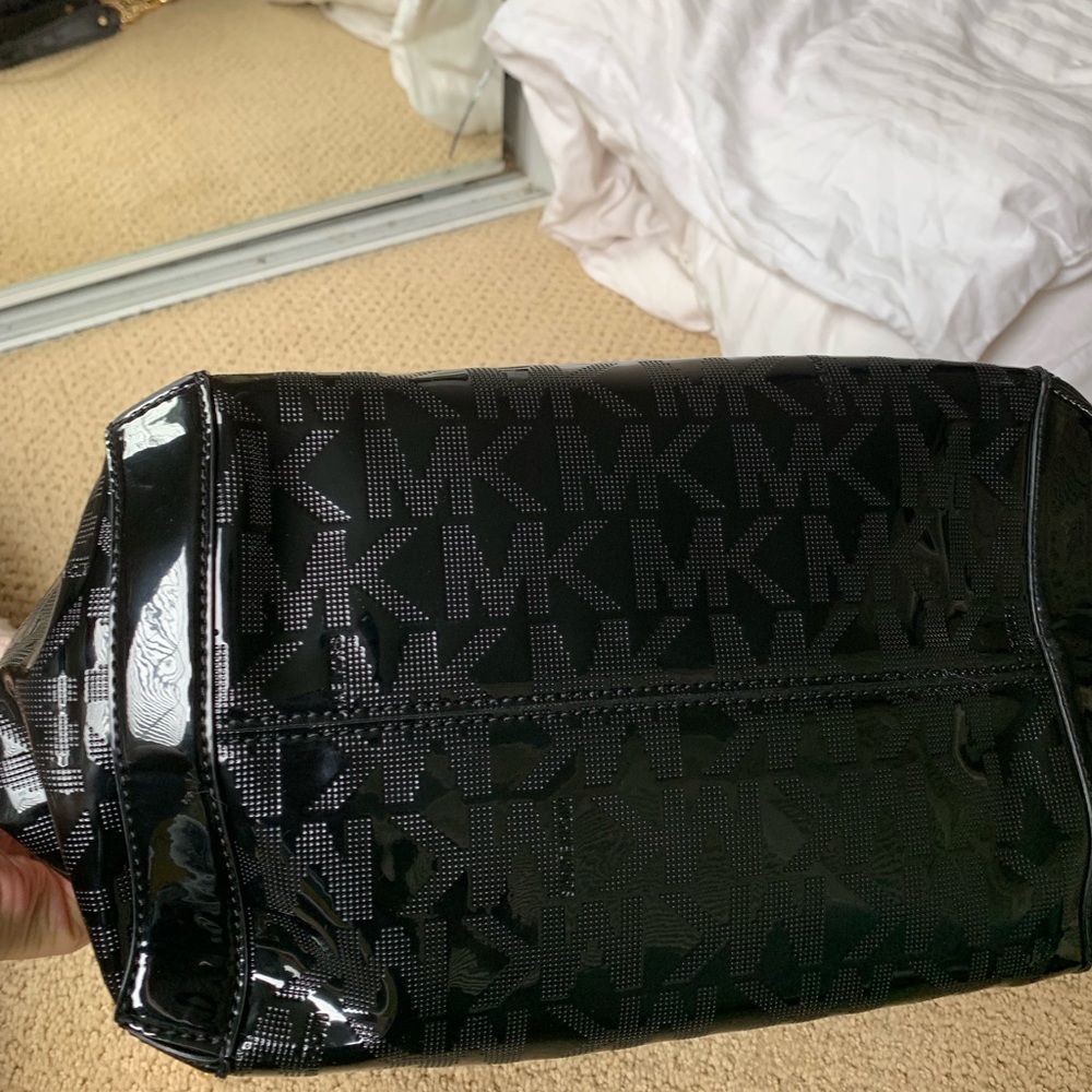 Michel Kore - image 5